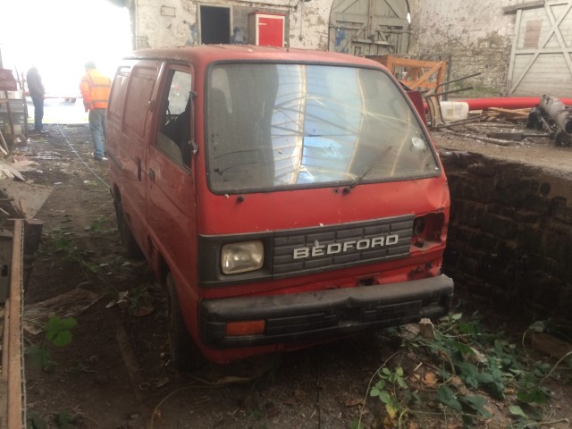 Red Bedford Rascal in Mullingar Railway Station to be restored