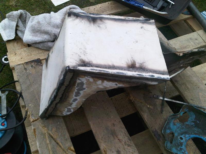 Bedford Rascal Shock tower