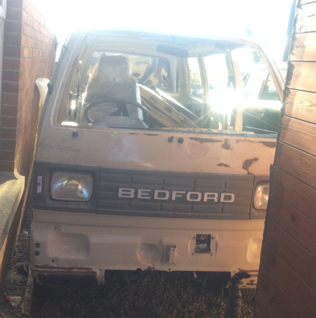 G304 FSW White Bedford Rascal window van